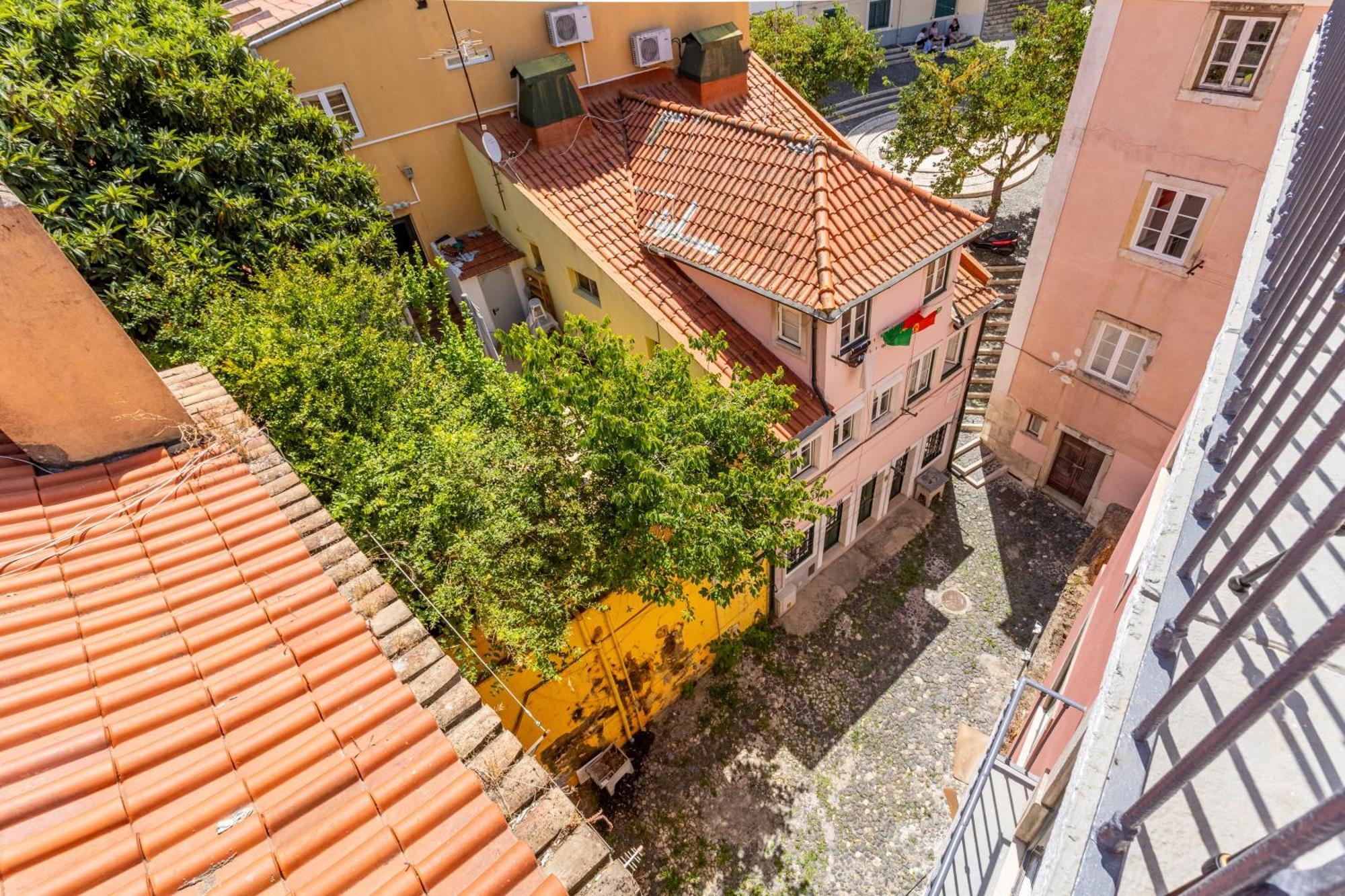 Gralhas Suites Lisbon Exterior photo